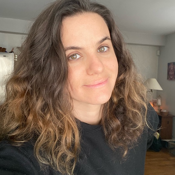 Meet your Posher, Laura - Picture 2 of 6